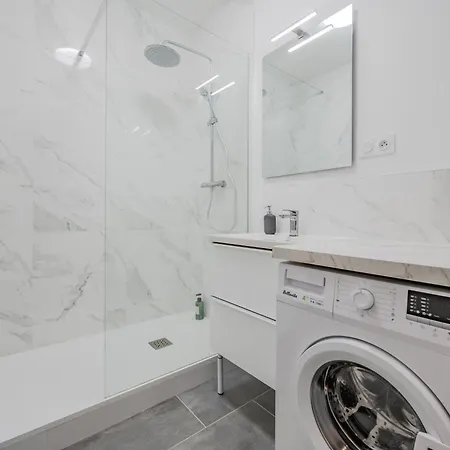 Champs De Mars - T5 Chic, 4 Chambres, équipé Appartement *