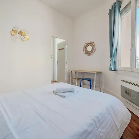 Champs De Mars - T5 Chic, 4 Chambres, équipé * Toulon